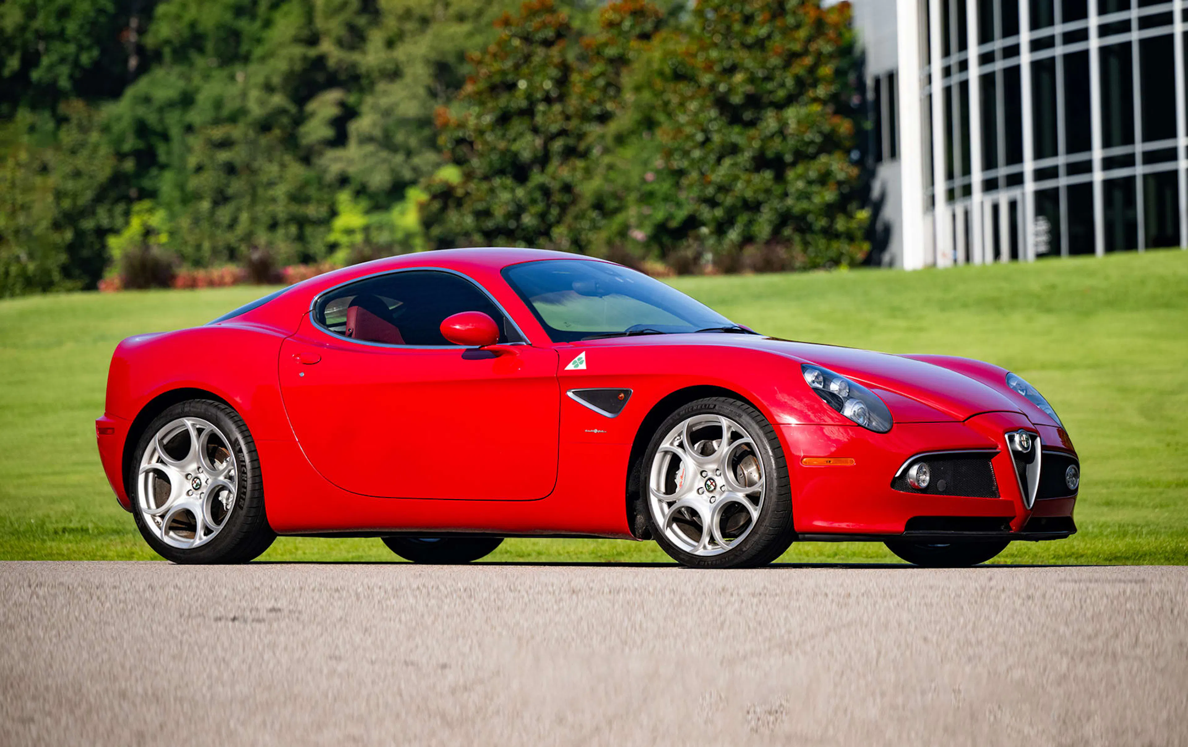 Spark Alfa Romeo 8C 2010 レッド 2010 Alfa Romeo 8C Spider | Hagerty Valuation Tools®